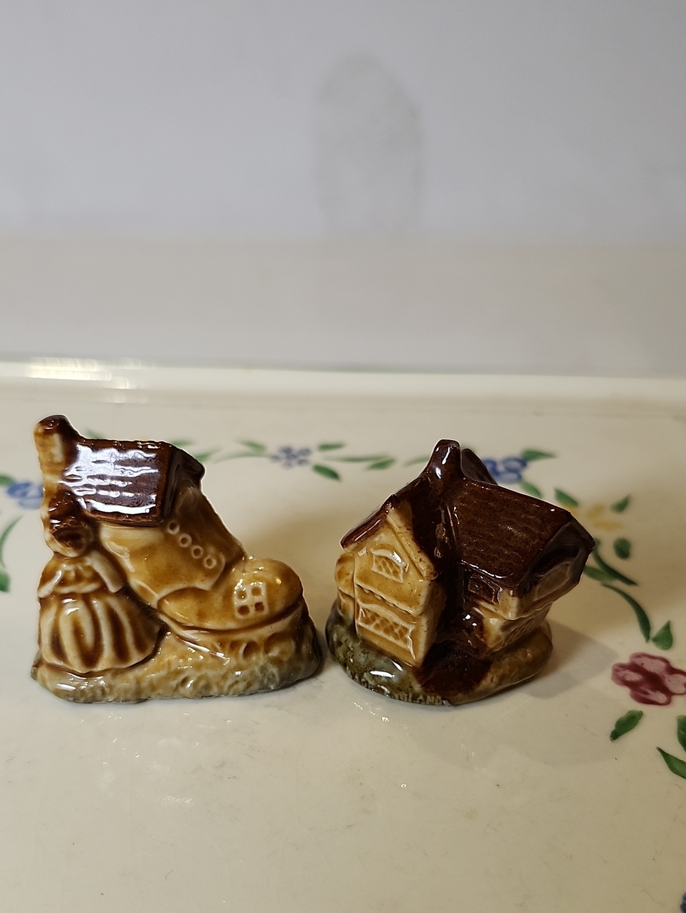Wade Whimsie Red Rose Tea Figurine Set Of 2
